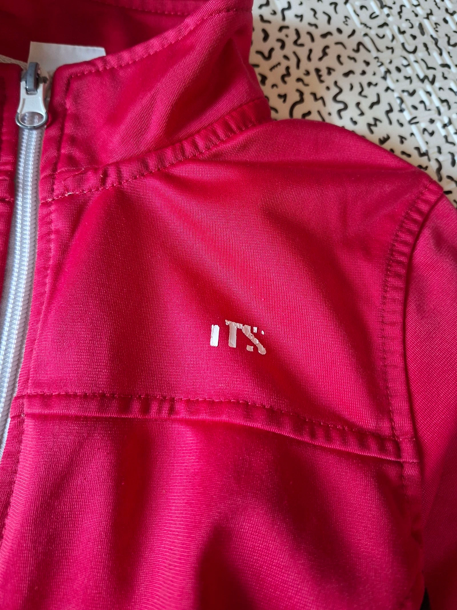 Chaqueta deportiva ITS para niña 5 años 110 cm rosa flúor con cremallera de poliéster ligero – photo 3